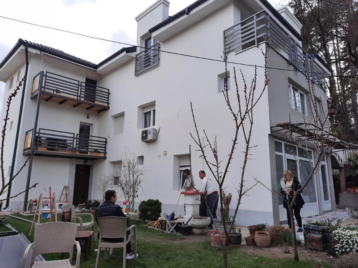 Luxor Apartmani 2 Vrnjačka Banja Zimmer foto